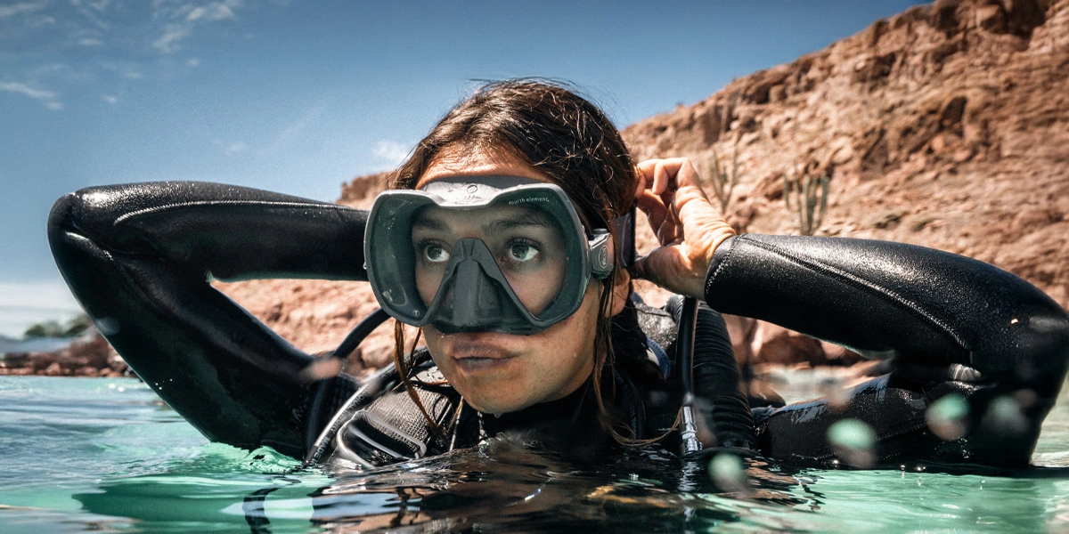 Fourth Element Maschera Subacquea Seeker – Lente Singola In Vetro Temperato, Gonna In Silicone – Versione Black Clarity - 3